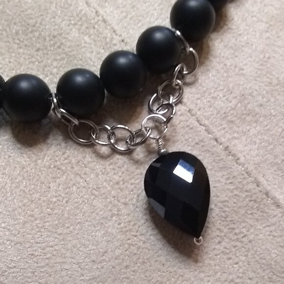 Sexy Seductive Business Casual Goth Domme | Reversible TearDrop + Stone Necklace - Picture 7 of 9